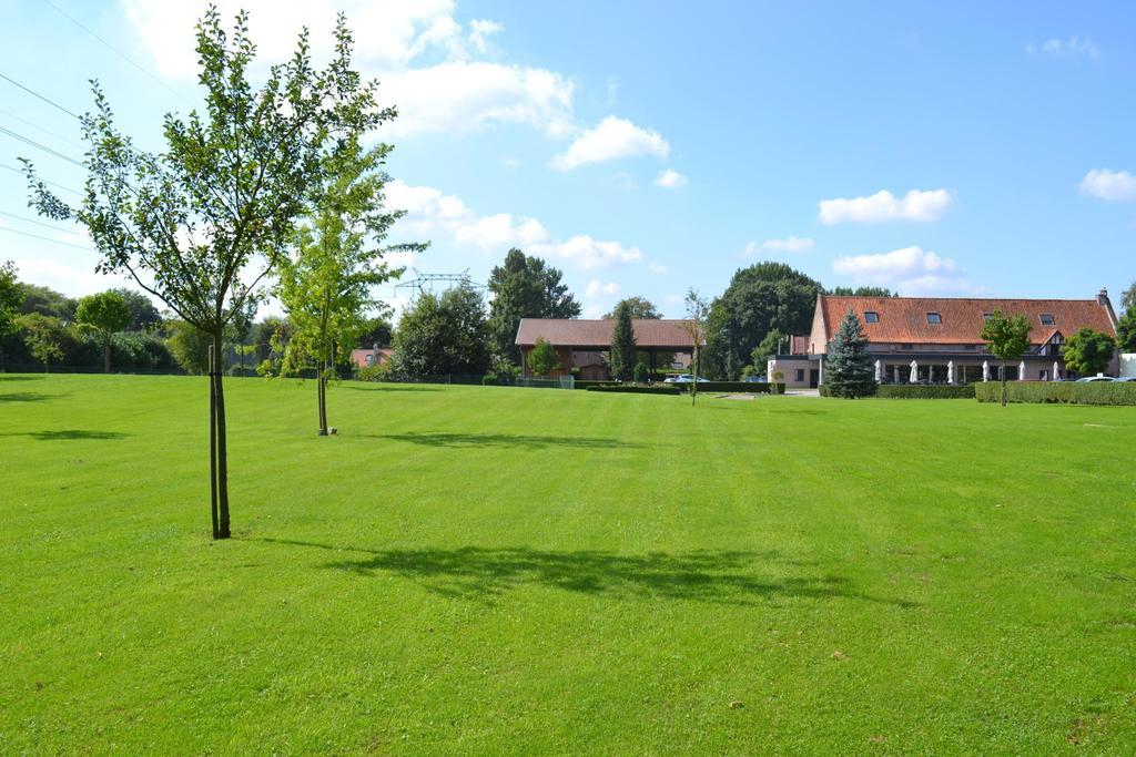 Le Domaine Des Cigognes Hotel Ennevelin Exterior photo