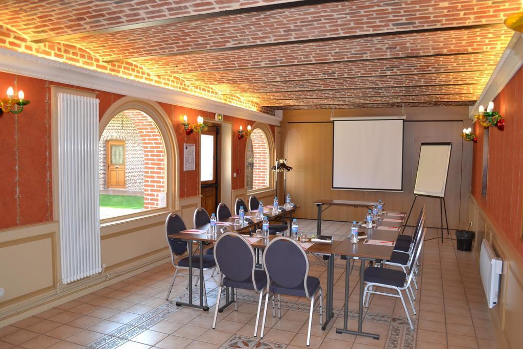 Le Domaine Des Cigognes Hotel Ennevelin Exterior photo