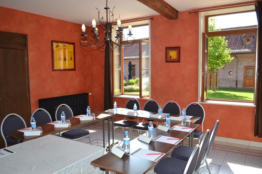 Le Domaine Des Cigognes Hotel Ennevelin Exterior photo