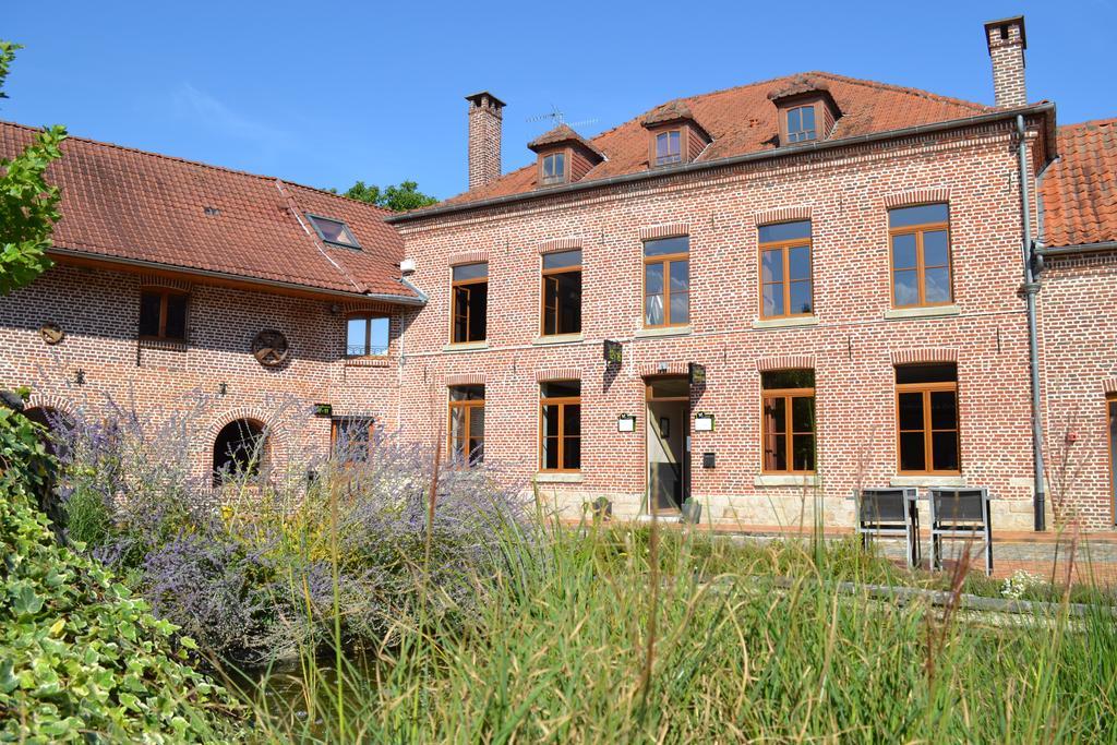 Le Domaine Des Cigognes Hotel Ennevelin Exterior photo