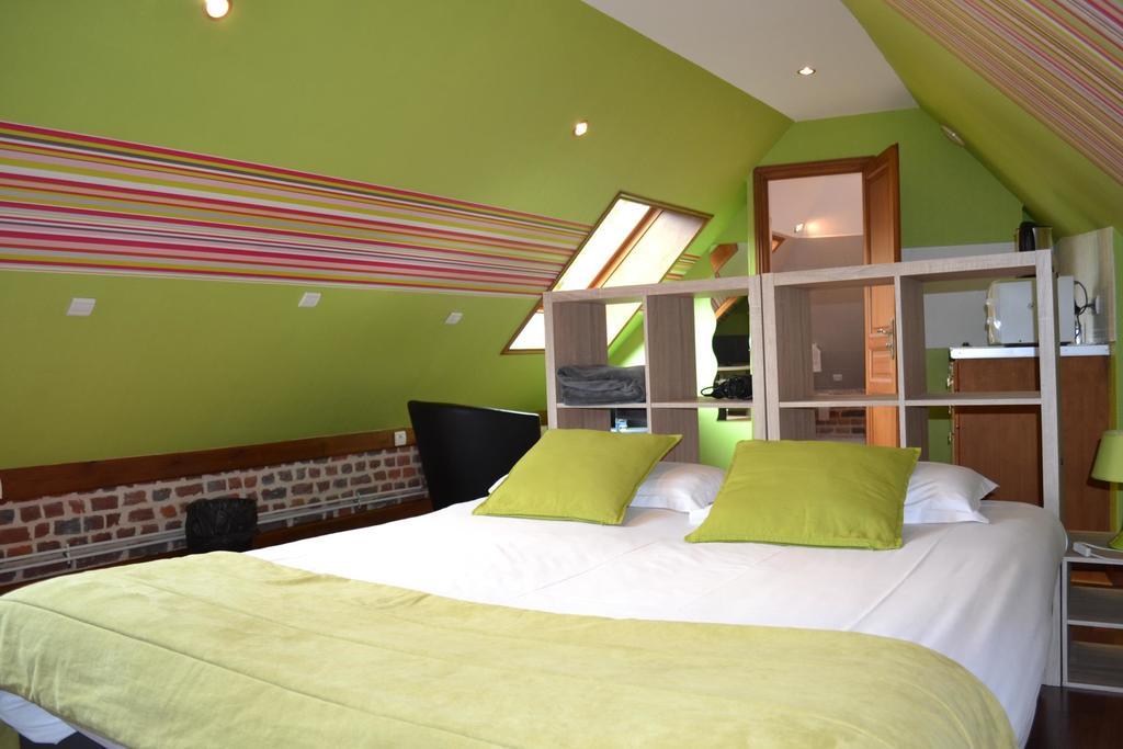 Le Domaine Des Cigognes Hotel Ennevelin Room photo